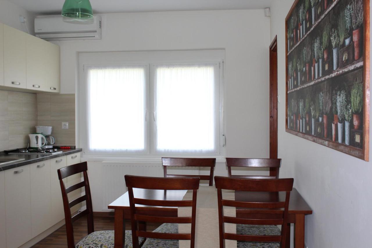 Petita Garden Apartman Siófok Exterior foto